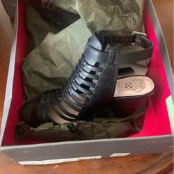 Vince Camuto VC -EFFEL