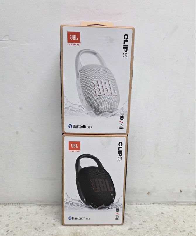 JBL Clip 5!! Black and white color available