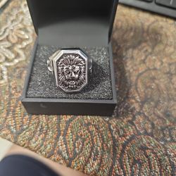 MEN'S STAINLESS STEEL LION RING SIZE 95