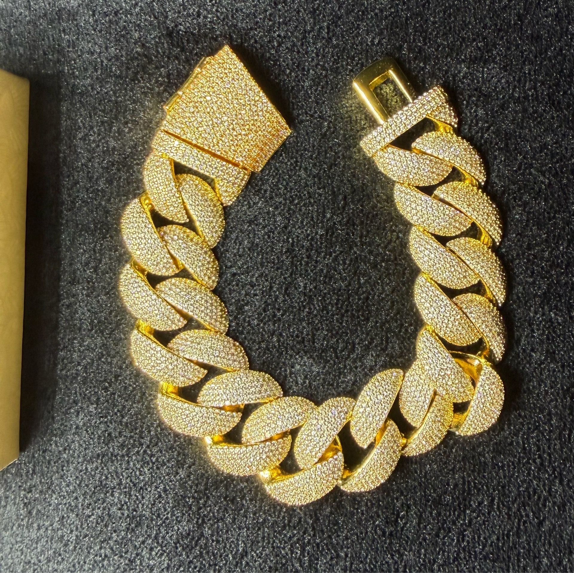 Gold plated Moissinte Braclet