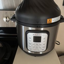 Insta Pot 8qt 11 In 1 Pressure Cooker/ Air Fryer 