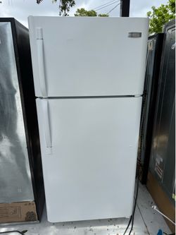 Frigidaire refrigerator 30”W