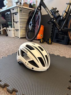 L size BRAND NEW bike helmet