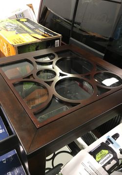 Very nice coffee table and end table