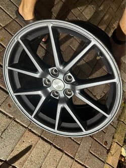 Tesla model 3 wheels and tires