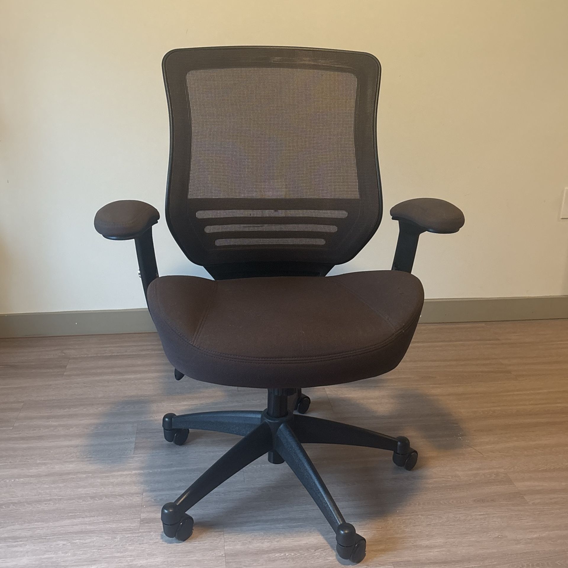 Adjustable Height Rolling Office Chair 