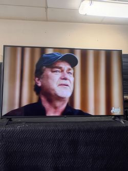 55 inch LG 4k smart tv ultra HD beautiful tv comes with remote control shows great picture works perfect guaranteed