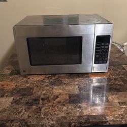 GE 1150 Watt Microwave Model JES1651SR1SS
