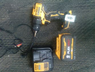 DeWalt drill with battery and charger