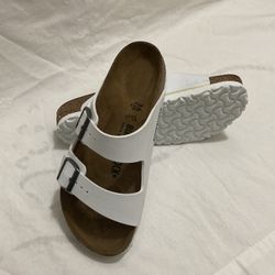 BIRKENSTOCK SANDALS 