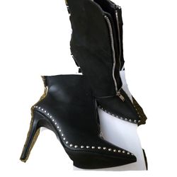 Stylish Black Studded Boots 