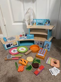 Bluey table top restaurant playset