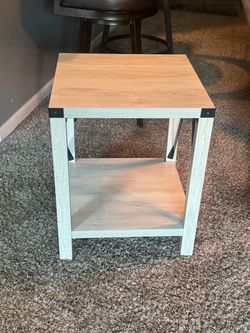 Small farmhouse end table