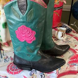 Fabulous Vintage Leather, Cowboy Boots Women’s Size 7, Unusual