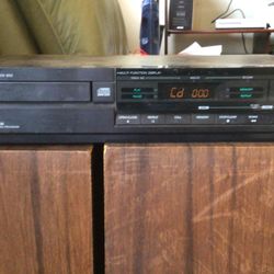 Sharp - Compact Disc Player (DX-650)