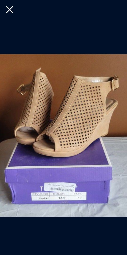 Moda Women's Open Toe Wedge Size 10