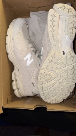 New balance 2002R Size 8.5