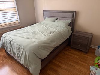 Queen size bedroom set