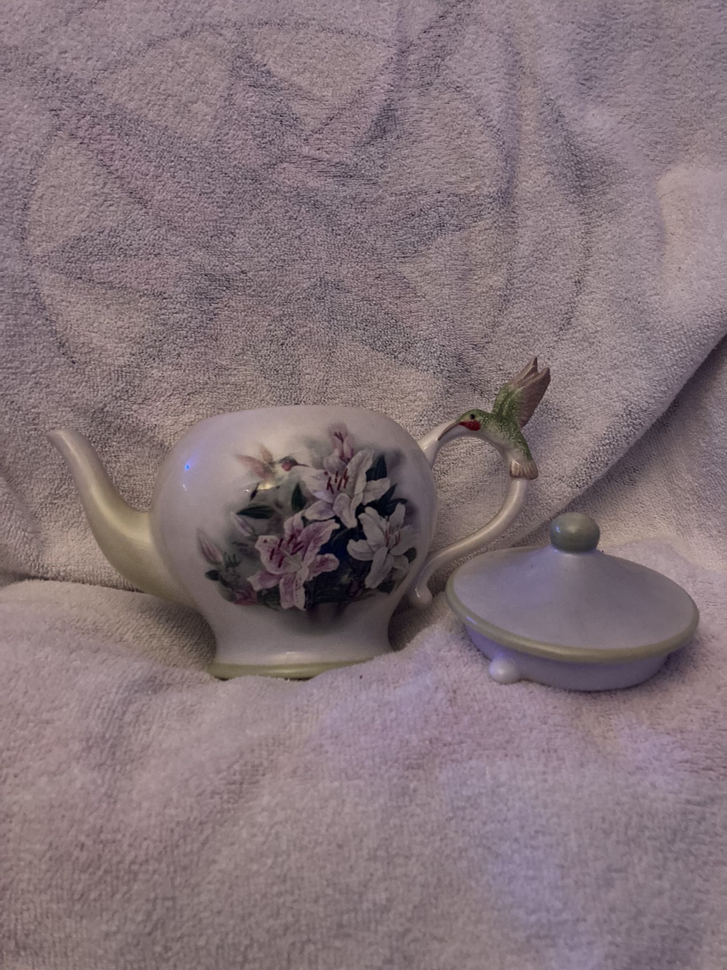 Hummingbird Ceramic Tea Pot
