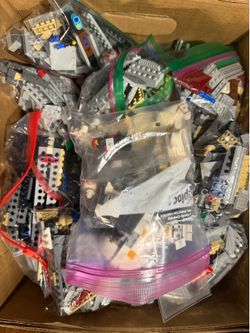 Lego Collection ( minifigures, ship parts, horses, star wars, grogu)