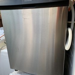 Excellent Condition Frigidaire Stainless Steel Dishwasher Energy Star Rated 