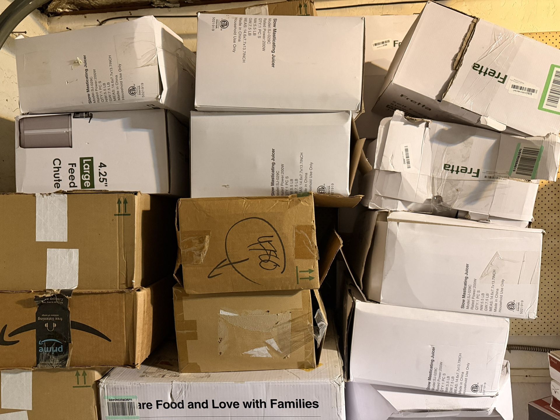 Liquidation: One Pallet Of Juicer Maker 