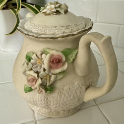 Vintage Musical 3D Floral  Ceramic Decorative Tea Pot It Works!   Stands 7” Tall