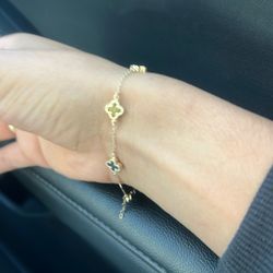 Van Cleef Bracelet 14k