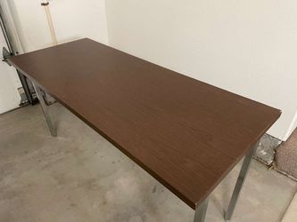 U-LINE FOLDING TABLE . NO CHEAP LEMINATED, HAS MICA TOP 5'x2'