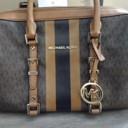 Michael Kors Handbag! 80$