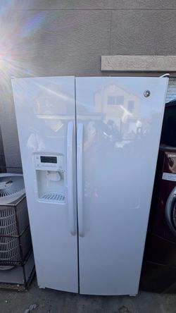Refrigerator General electric IN GOOD WORKING / Refrigerador