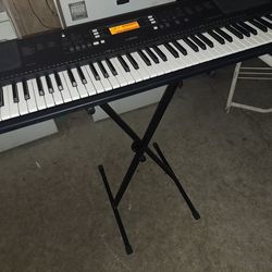 Yamaha EW-300 Piano / Electric Keyboard