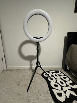 Broken Ring Light