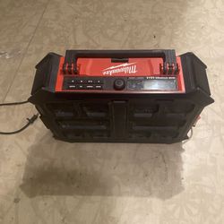 Milwaukee Radio Bluetooth Speaker