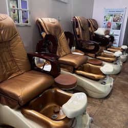 Pedicure Chairs  $250 Each I Have 6 Sell Separate Or All 👍😃❤️