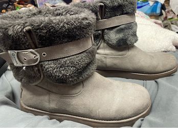 Guess Women's Fur Lined Boots