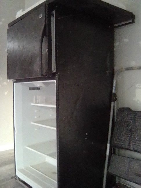Maytag Refrigerator With Freezer
