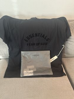 Essentials T-shirt Black Never Worn