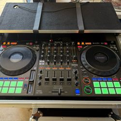 Pioneer DJ DDJ-1000 4-Deck Rekordbox DJ Controller With Magma Workstation 