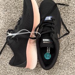 Women’s Sketchers 
