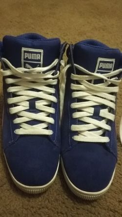 Puma tennis shoes (sneakers)