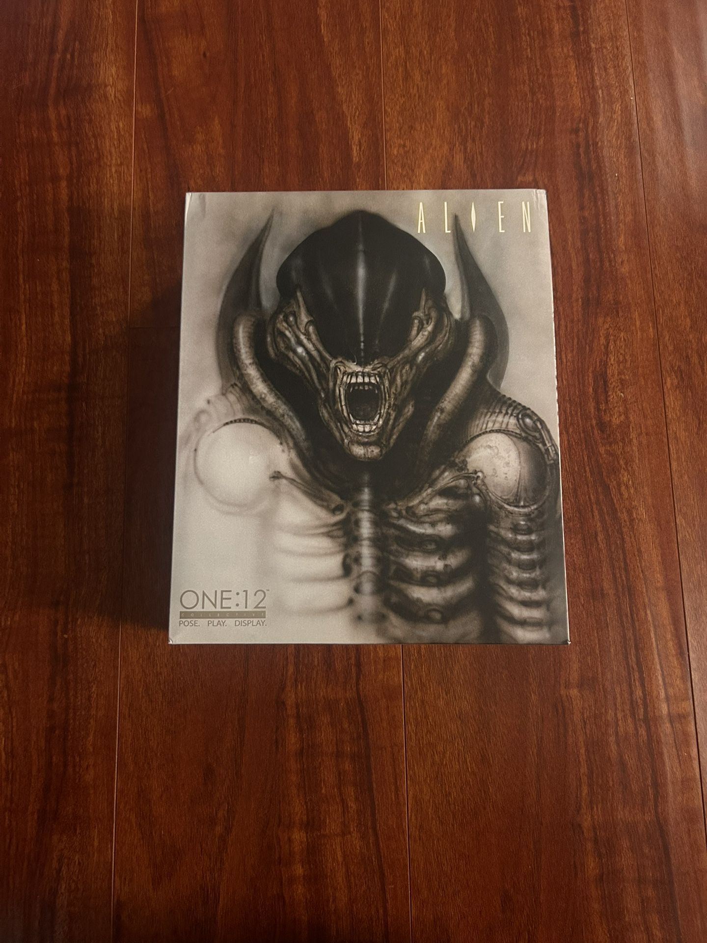 Mezco Toys Alien Collectable Very Good Deal