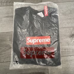 PURPLE JEANS AND SUPREME SHIRT 