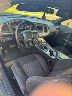 2020 dodge challenger sxt