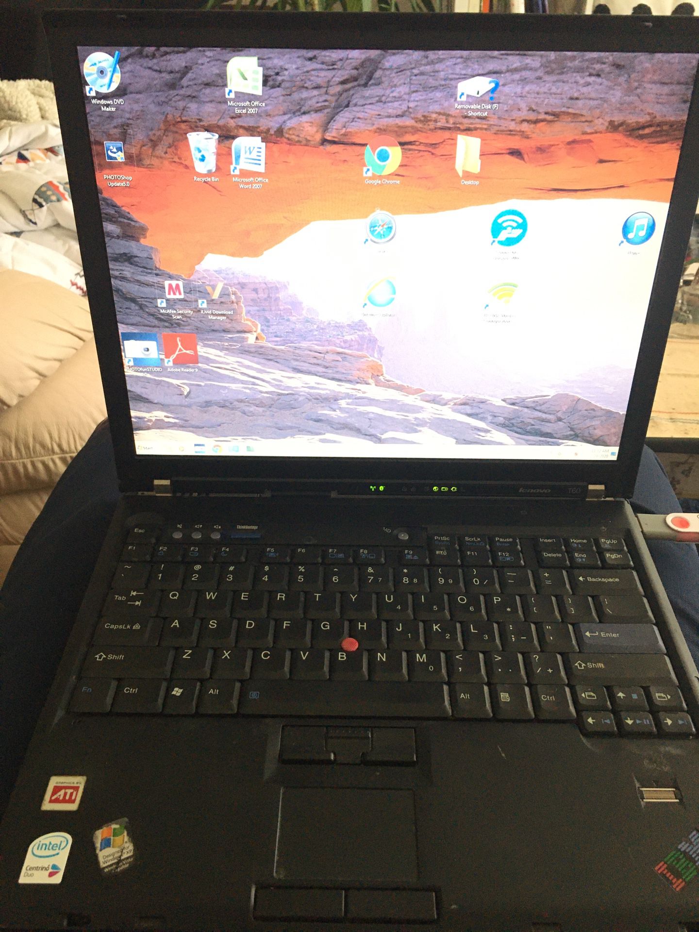 IBM thinkpad T60 laptop notebook computer