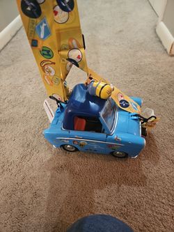 Universal Studios Minions Despicable Me Car Popcorn Bucket Road Trip Mayhem