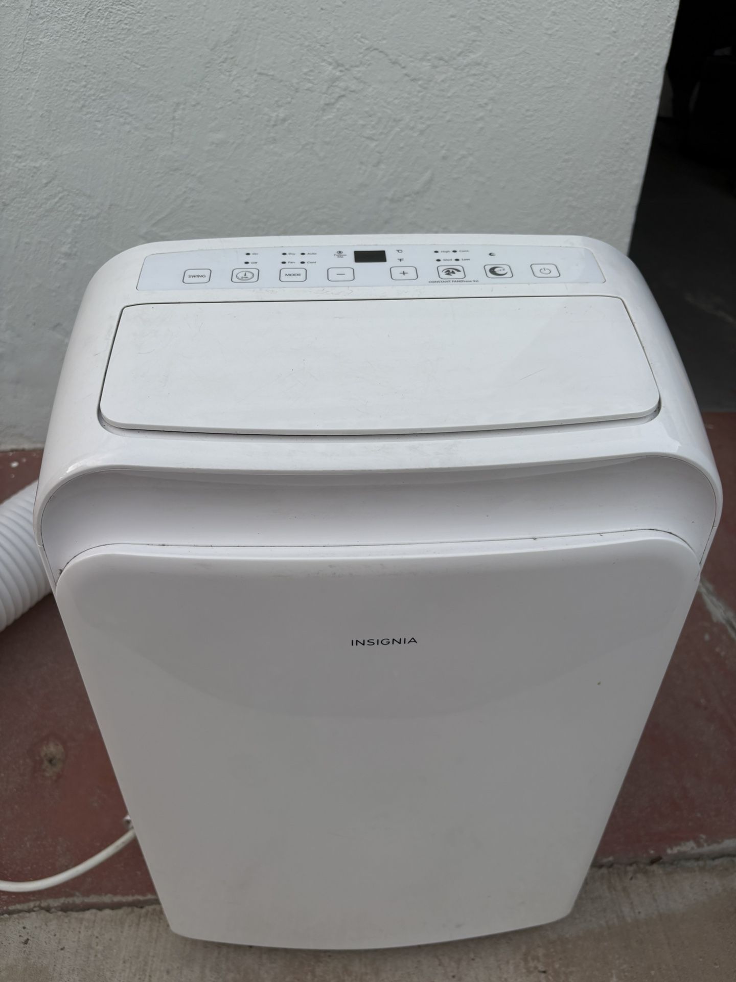 INSIGNIA air conditioning unit