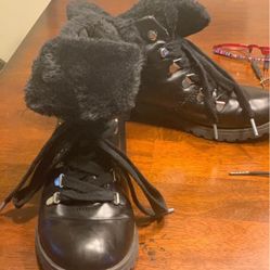 Boots Size 8.5 Black With Fur