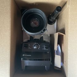 New In-Box Vitamix 5200 Blender