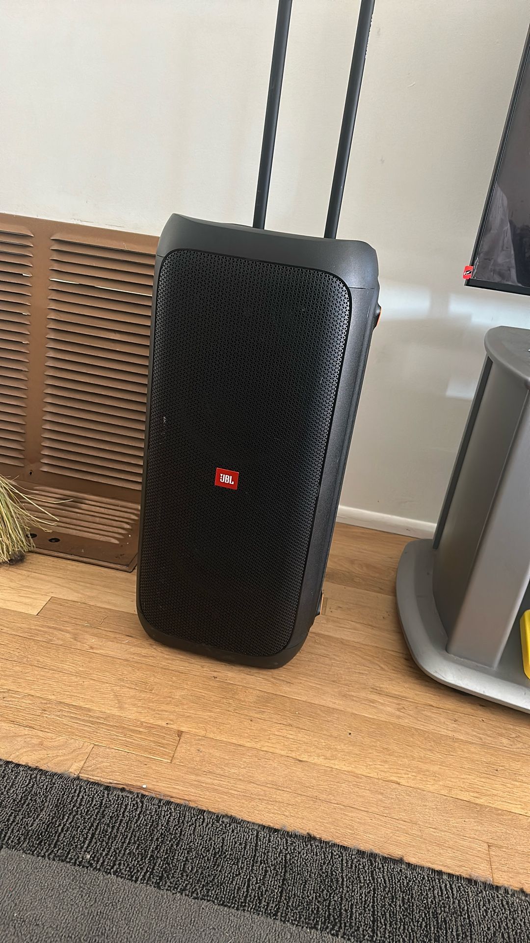 Jbl Speaker 300 Firm 